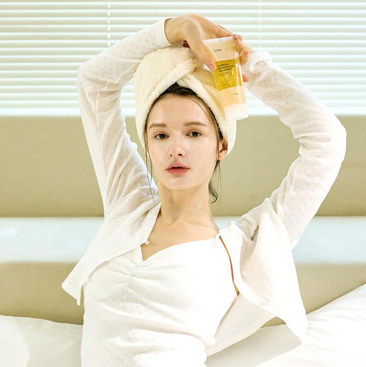 [iUNIK] Calendula Balancing Foam Gel Cleanser 150ml