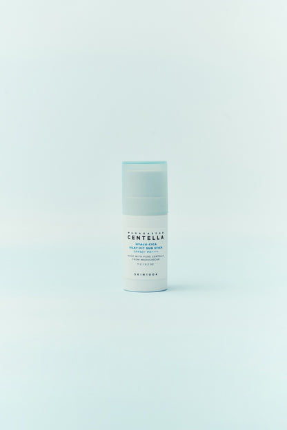 [SKIN1004] Madagascar Centella Hyalu-Cica Silky Fit Sun Stick - 2 Size